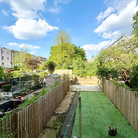 Adorable Near Centre Pansiyon